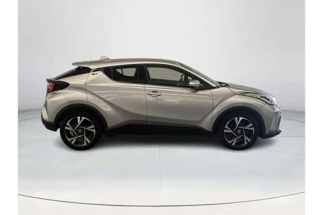 Toyota C-HR (2023) thumbnail 6