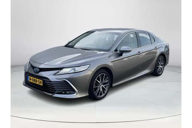 Toyota Camry (2022) thumbnail 1