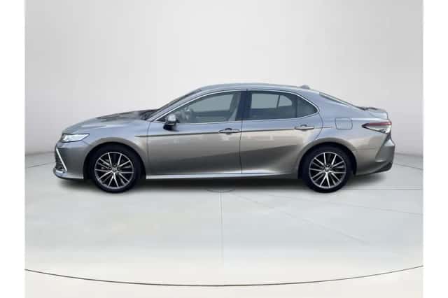 Toyota Camry (2022) thumbnail 2