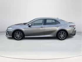 Toyota Camry (2022) thumbnail 3
