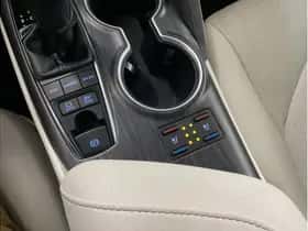 Toyota Camry (2022) thumbnail 24