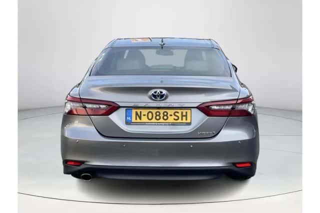 Toyota Camry (2022) thumbnail 4