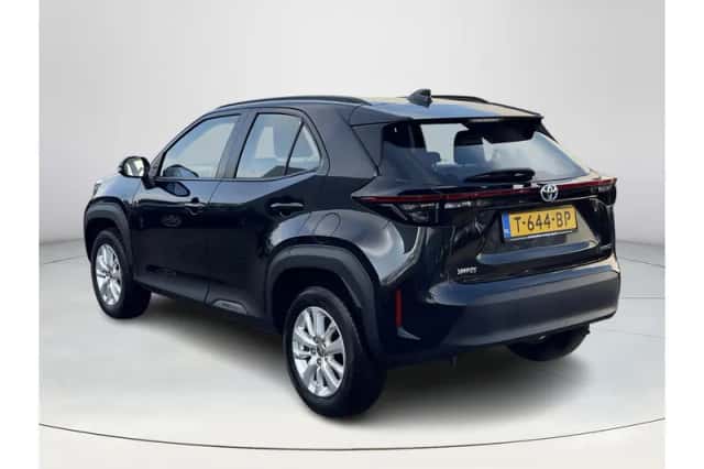 Toyota Yaris Cross (2023) thumbnail 3