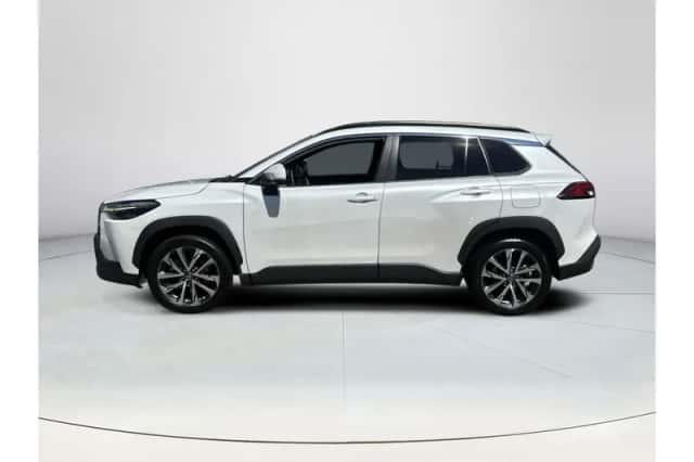 Toyota Corolla (2023) thumbnail 2