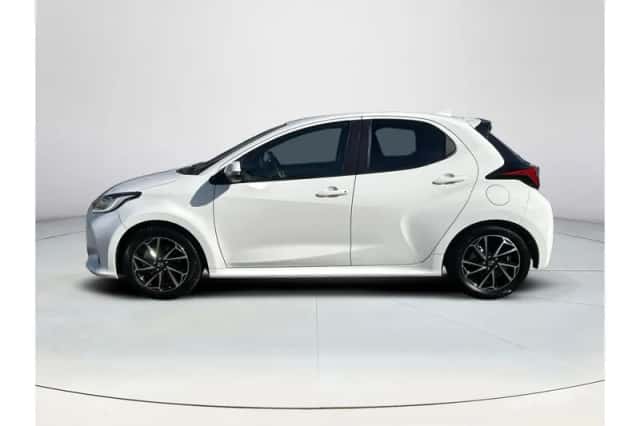 Toyota Yaris (2023) thumbnail 2