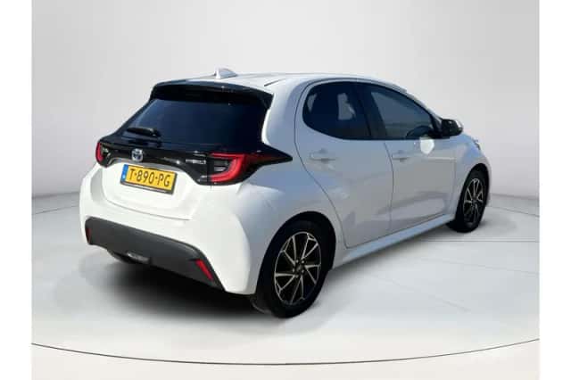 Toyota Yaris (2023) thumbnail 5