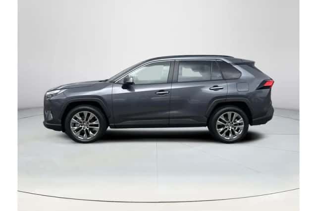 Toyota RAV4 (2023) thumbnail 2