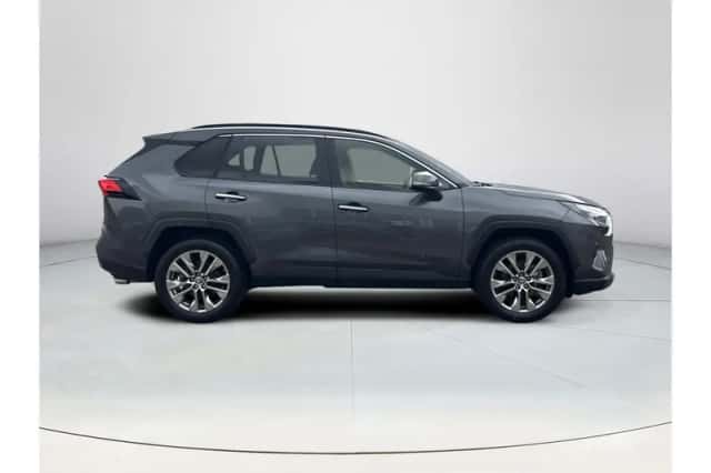 Toyota RAV4 (2023) thumbnail 6