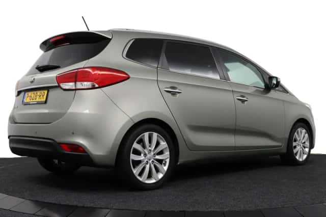 Kia Carens (2016) thumbnail 2