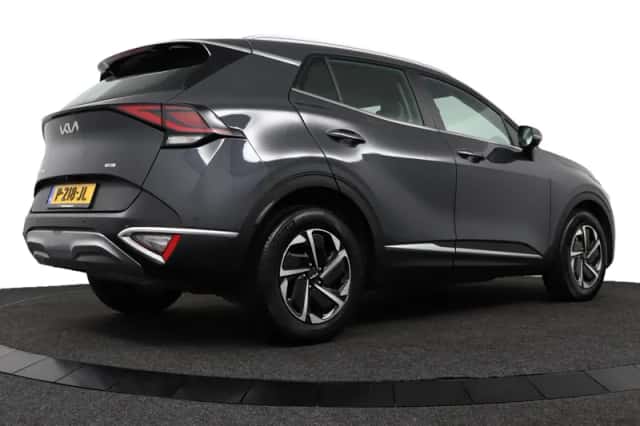 Kia Sportage (2022) thumbnail 3