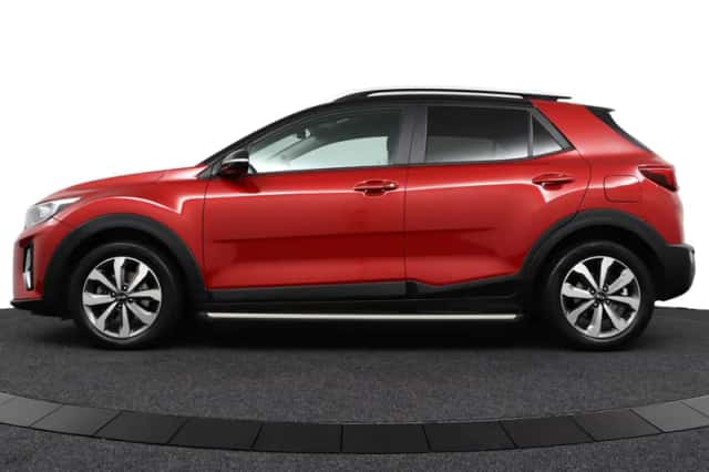 Kia Stonic (2021) thumbnail 3
