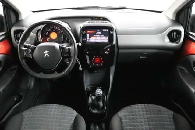 Peugeot 108 (2021) thumbnail 5