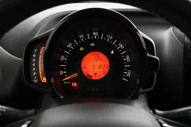 Peugeot 108 (2021) thumbnail 6