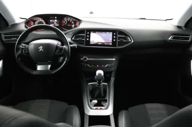 Peugeot 308 (2019) thumbnail 5