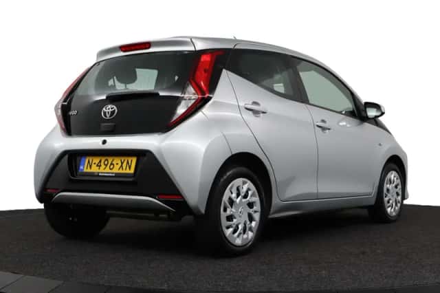 Toyota Aygo (2022) thumbnail 3