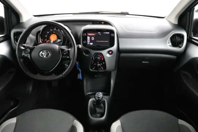 Toyota Aygo (2022) thumbnail 5
