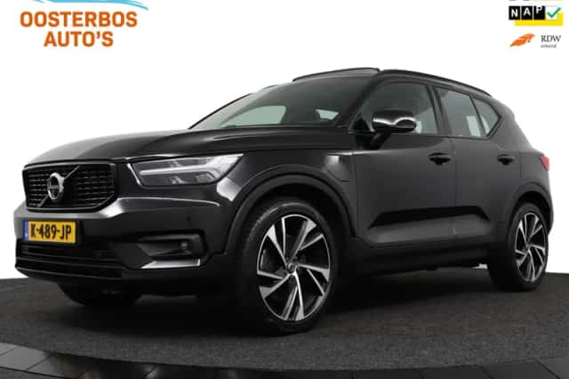 Volvo XC40 (2021) thumbnail 2