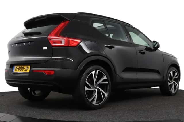 Volvo XC40 (2021) thumbnail 3