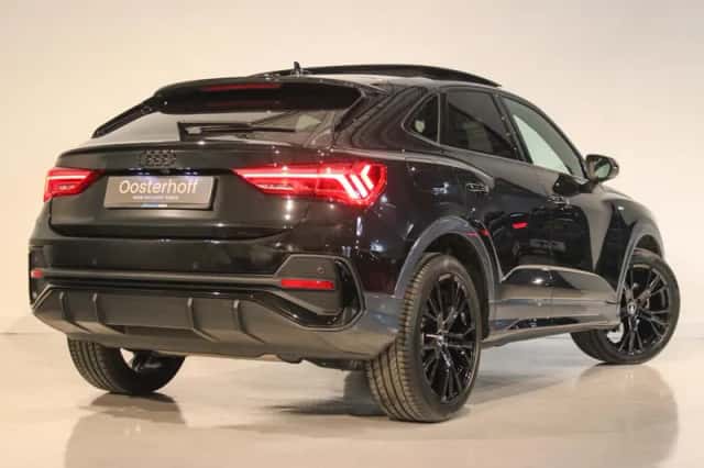 Audi Q3 (2023) thumbnail 2