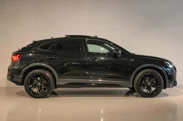 Audi Q3 (2023) thumbnail 6