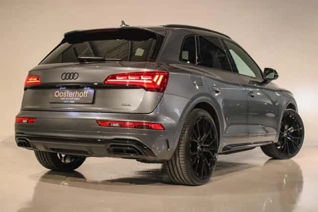 Audi Q5 (2021) thumbnail 2