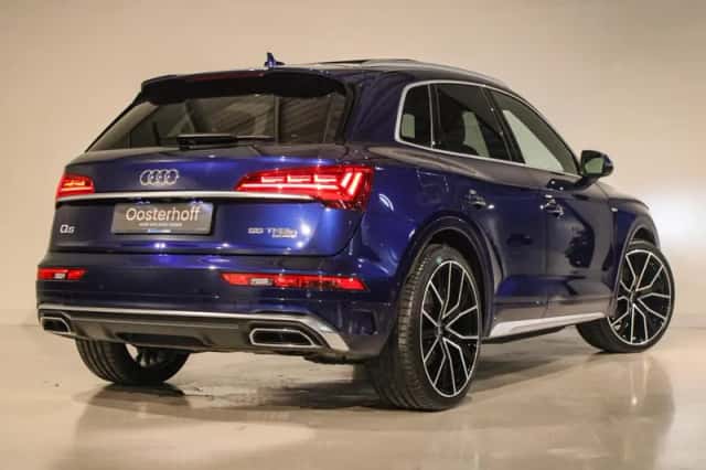 Audi Q5 (2023) thumbnail 2