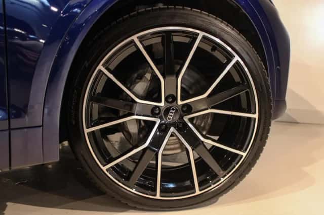 Audi Q5 (2023) thumbnail 4