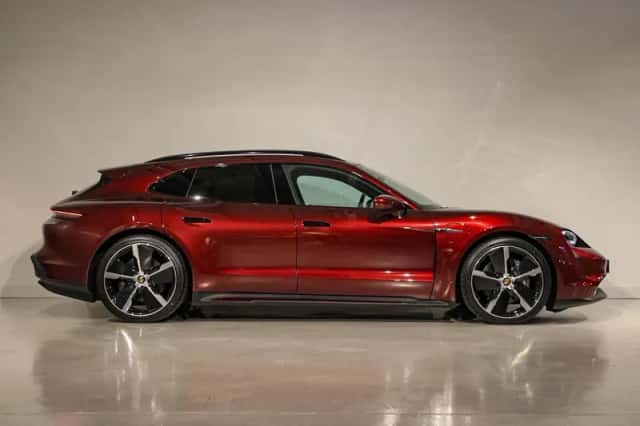 Porsche Taycan (2023) thumbnail 6
