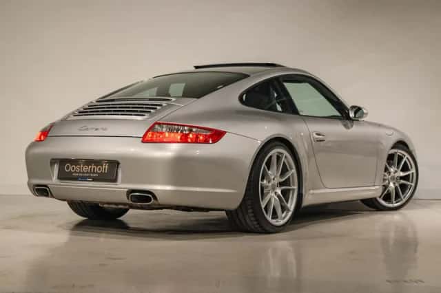 Porsche 911 (2004) thumbnail 2