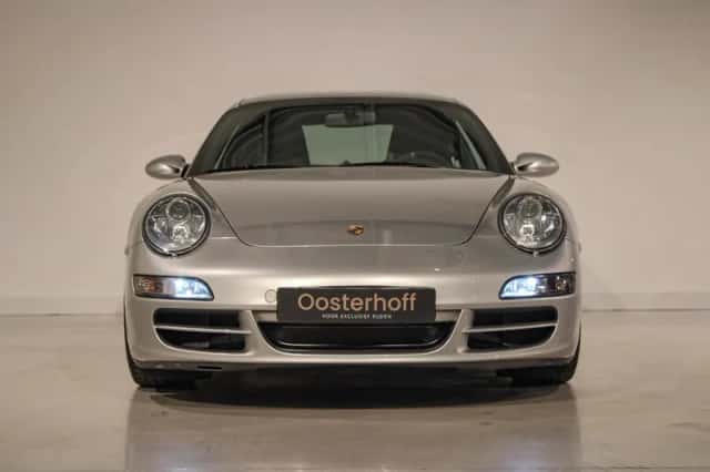 Porsche 911 (2004) thumbnail 4