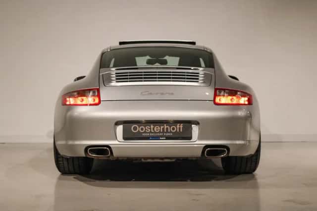 Porsche 911 (2004) thumbnail 5