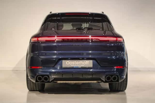 Porsche Cayenne (2024) thumbnail 5
