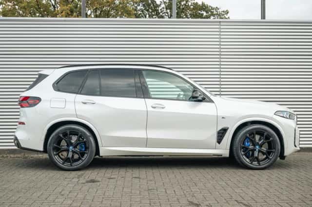 BMW X5 (2025) thumbnail 3