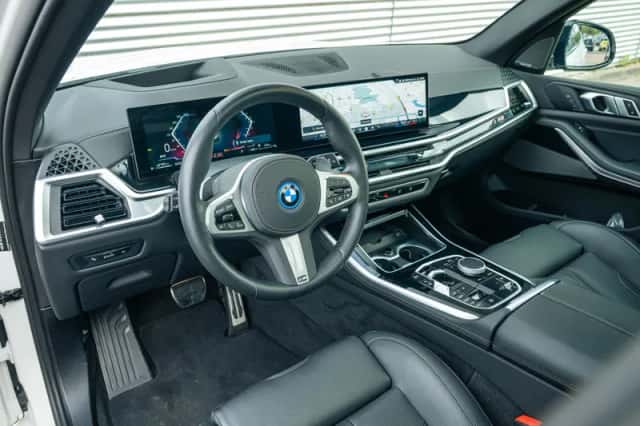 BMW X5 (2025) thumbnail 5