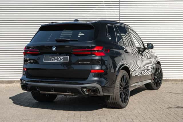 BMW X5 (2026) thumbnail 2