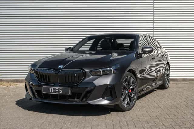 BMW i5 (2026) thumbnail 1