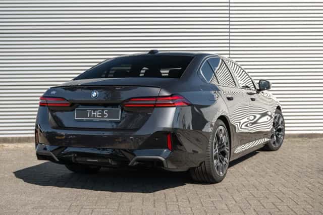BMW i5 (2026) thumbnail 2