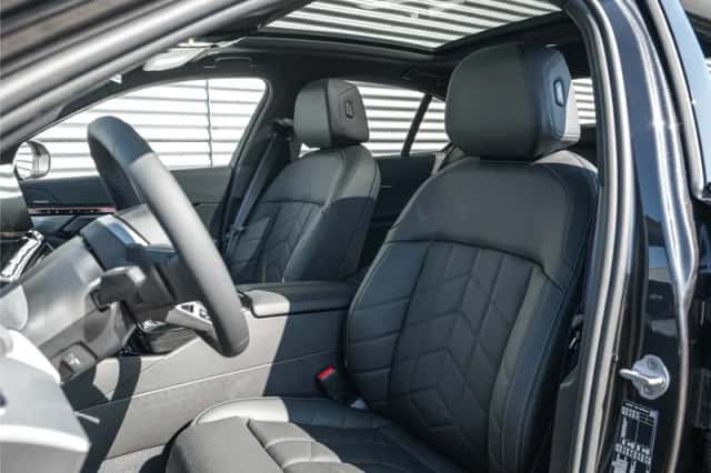BMW i5 (2026) thumbnail 4