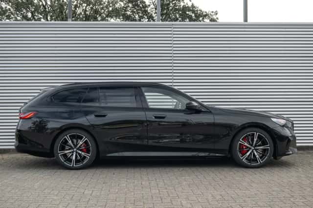 BMW i5 (2026) thumbnail 3