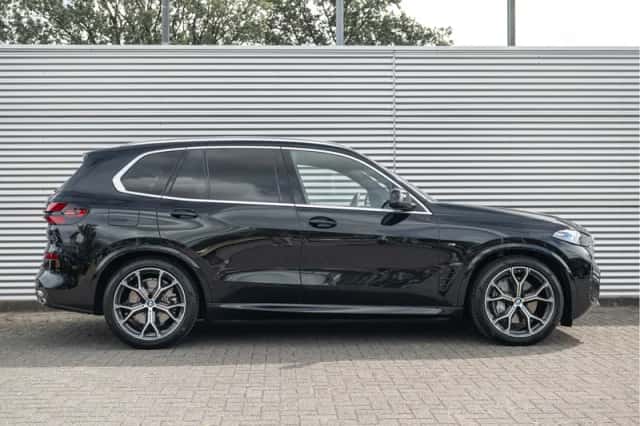 BMW X5 (2025) thumbnail 3