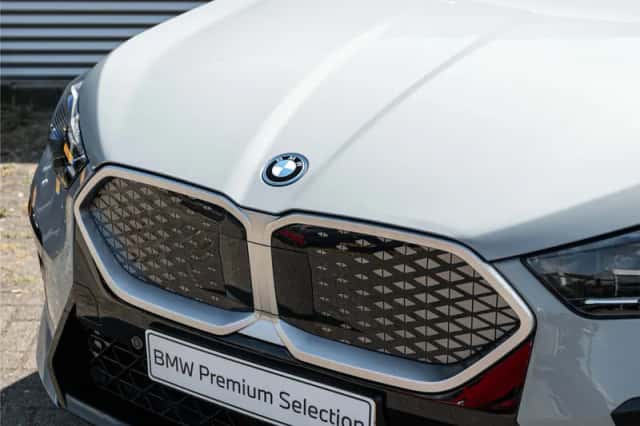 BMW iX2 (2025) thumbnail 5