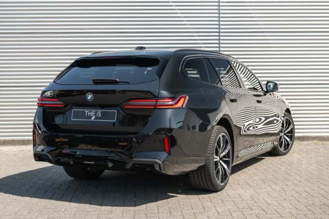 BMW i5 (2026) thumbnail 2