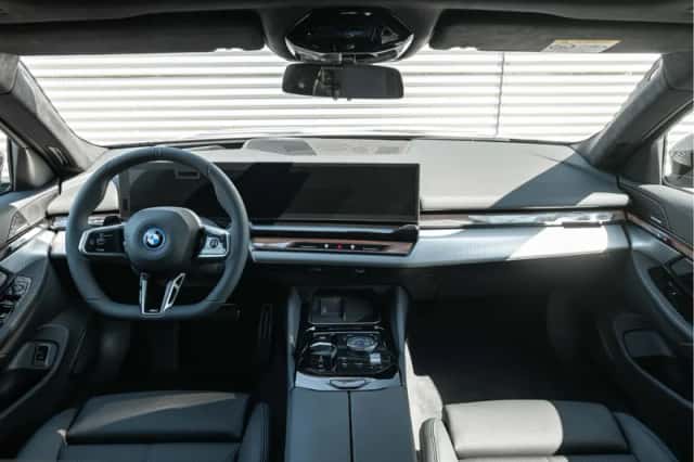 BMW i5 (2026) thumbnail 5