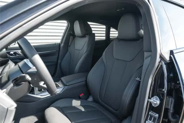 BMW i4 (2026) thumbnail 4