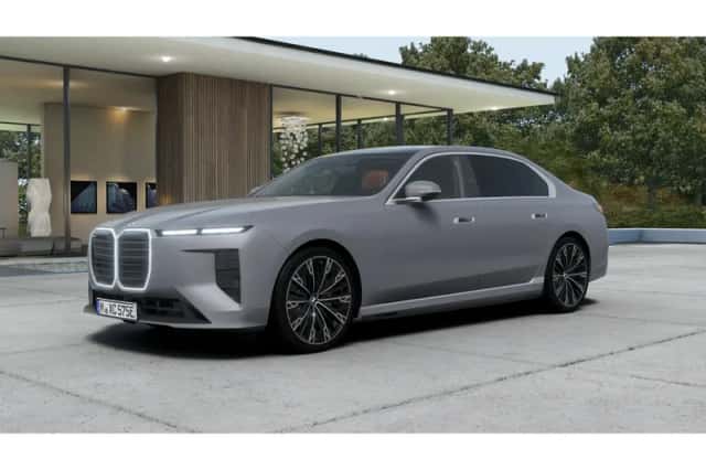 BMW i7 (2026) thumbnail 1