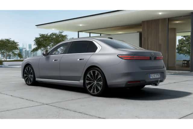 BMW i7 (2026) thumbnail 2