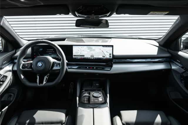 BMW i5 (2026) thumbnail 4