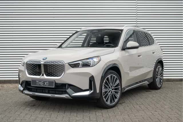 BMW iX1 (2026) thumbnail 1