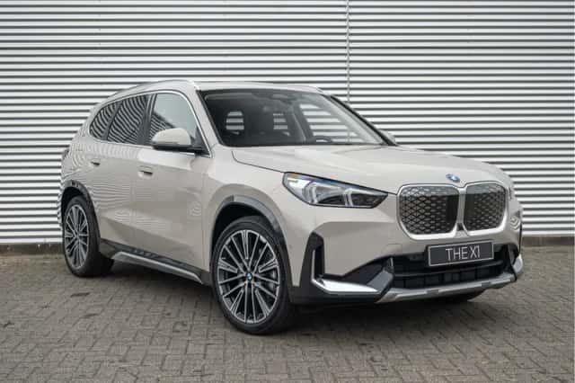BMW iX1 (2026) thumbnail 2