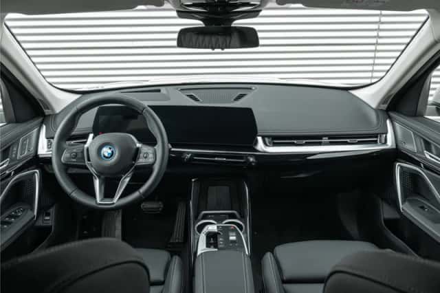 BMW iX1 (2026) thumbnail 5